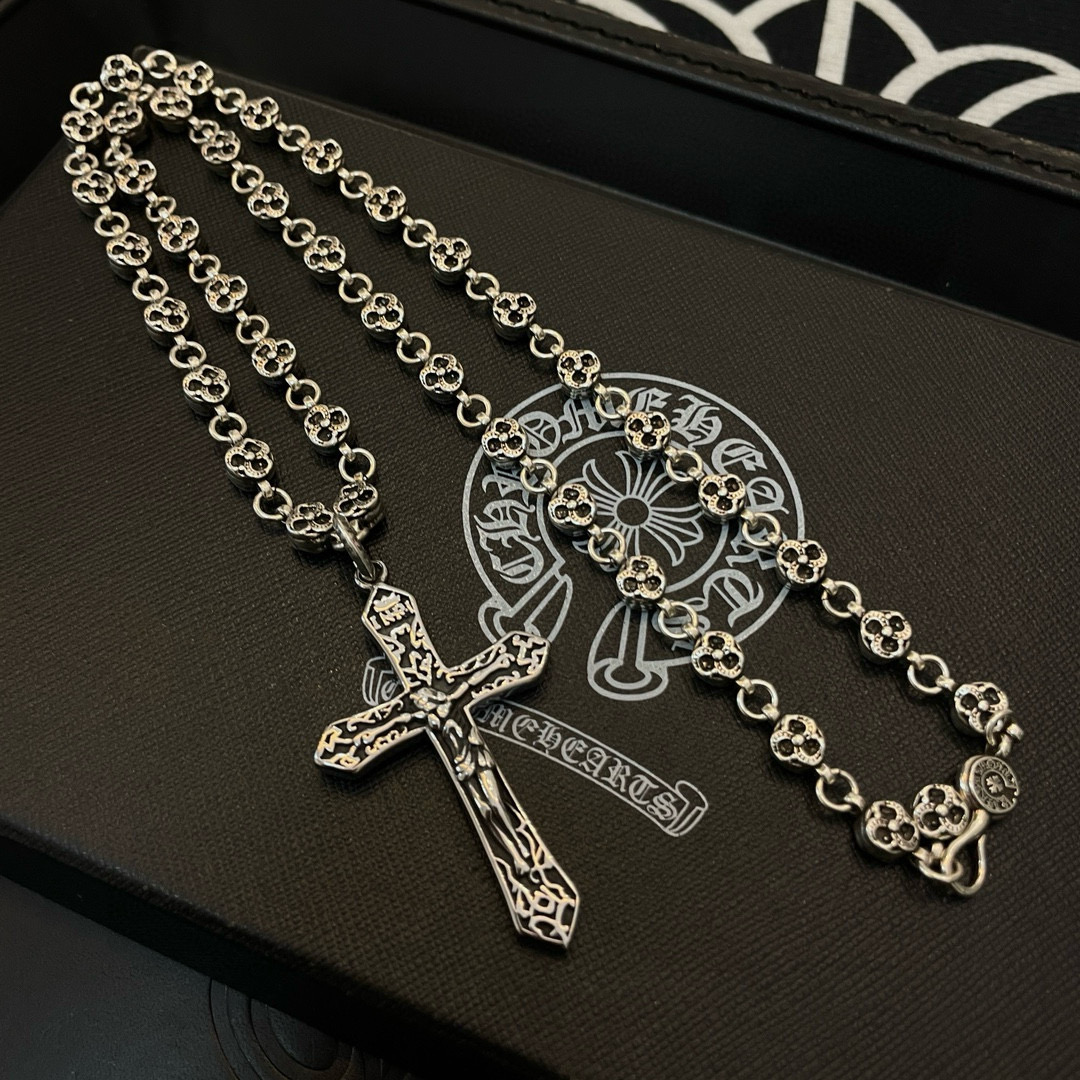  新款【专柜品质】Chrome Hearts克罗心 经典复古花球项链 十字架吊坠，凹凸造型不同的花纹设计