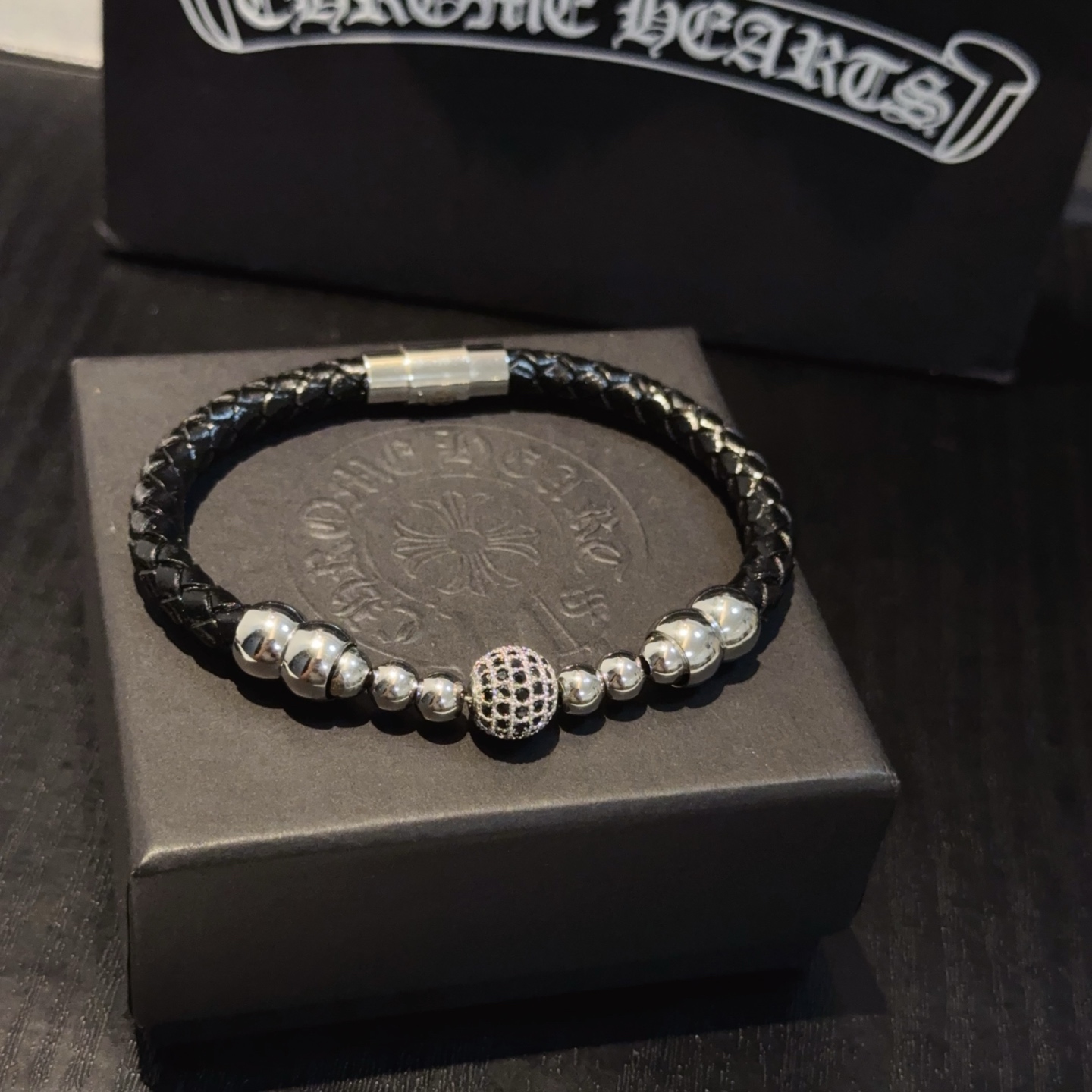   新款【专柜品质】Chrome Hearts克罗心皮绳手镯 凹凸造型不同的花纹设计风格呈现出与众不同 