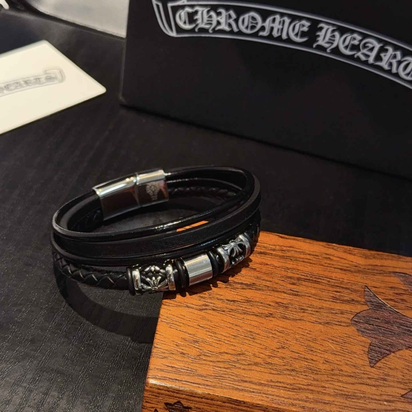  新款【专柜品质】Chrome Hearts克罗心皮绳手镯 凹凸造型不同的花纹设计风格呈现出与众不同 十