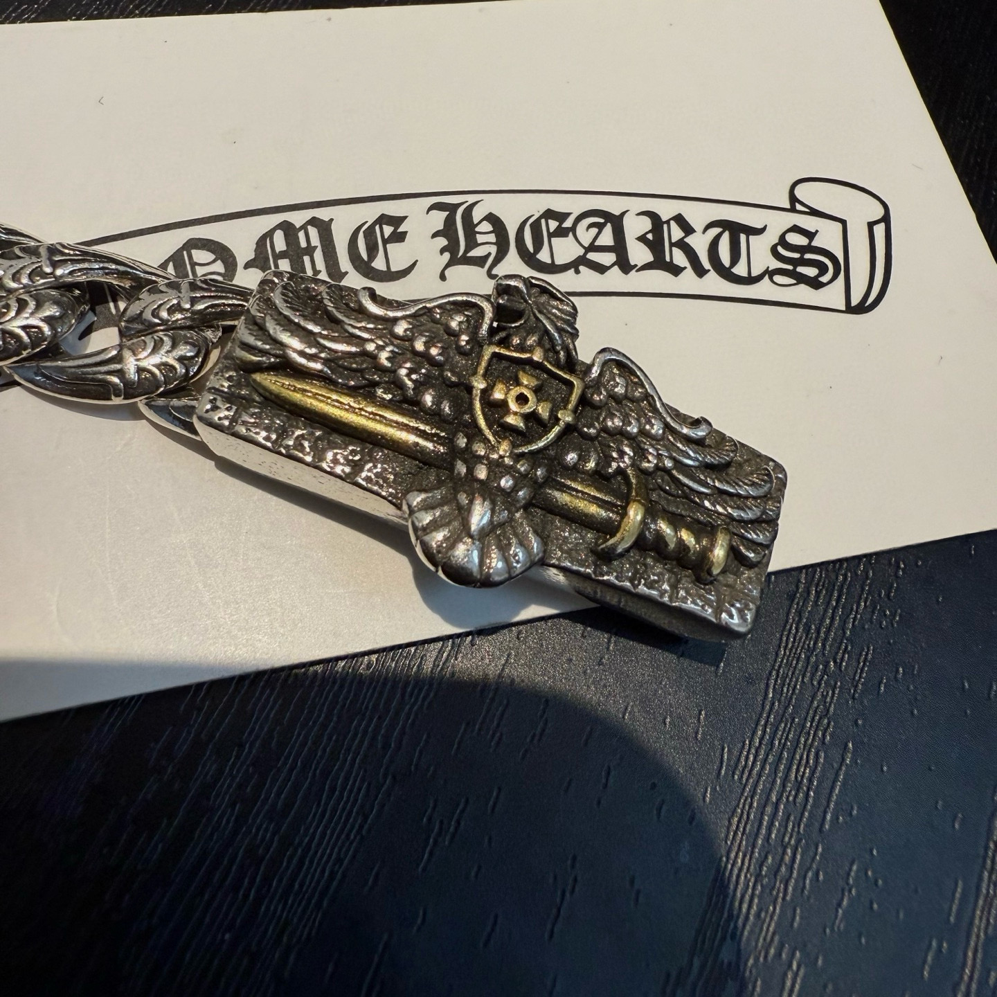 批 新款【专柜品质】Chrome Hearts克罗心复古做旧手链 凹凸造型不同的花纹设计风格 呈现出与众