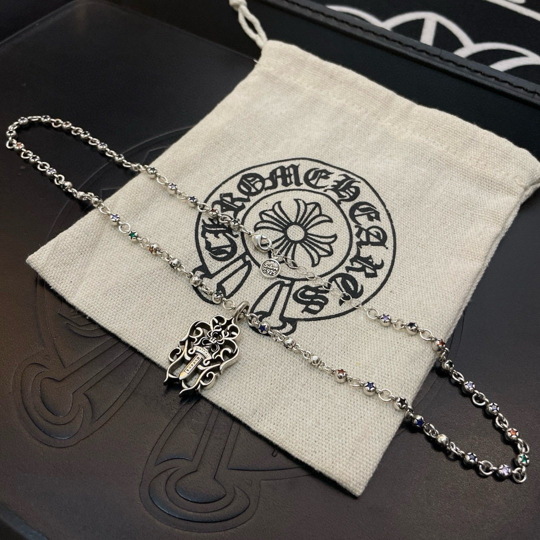   新款【专柜品质】Chrome Hearts克罗心 经典复古项链 藤蔓宝剑吊坠 凹凸造型不同的花纹设计