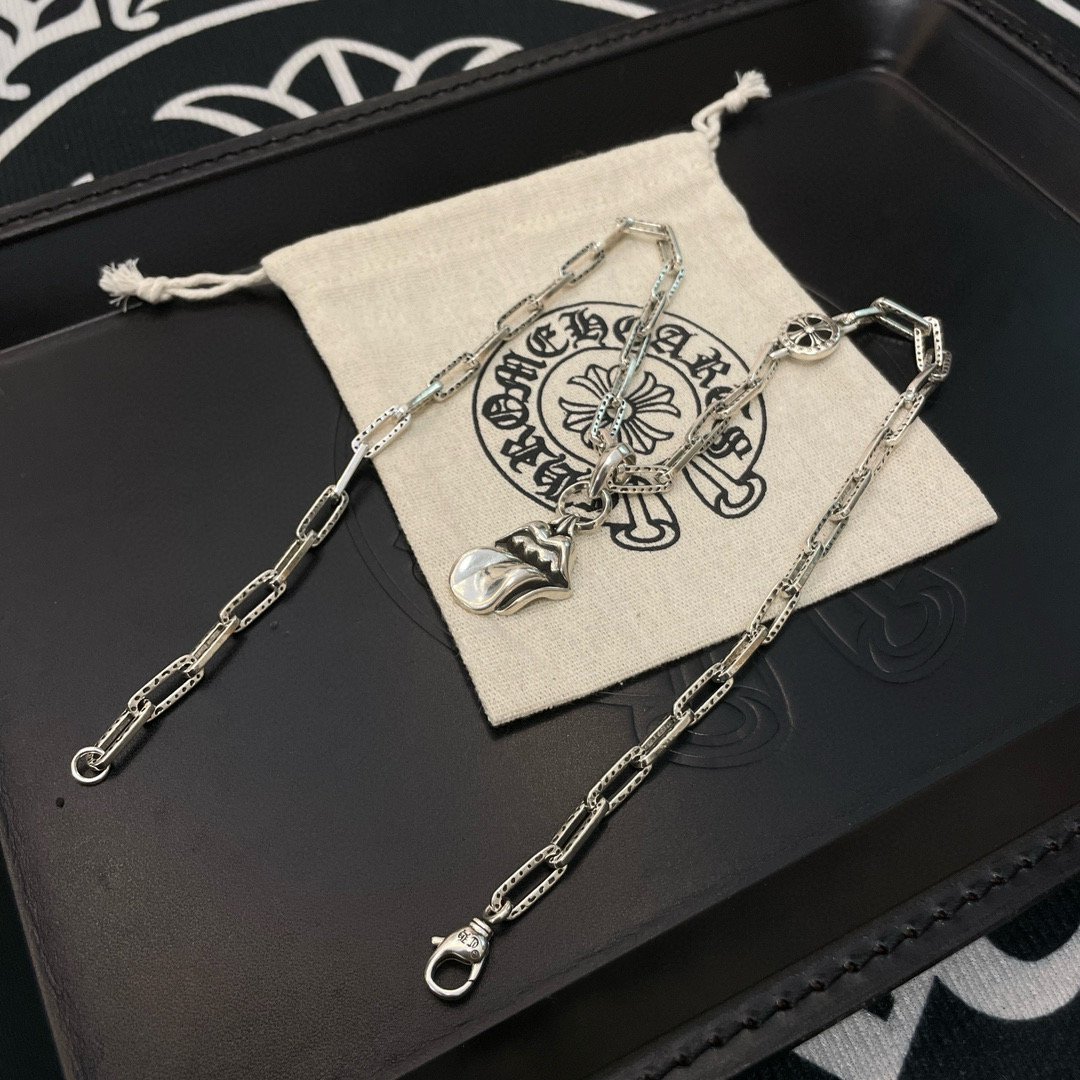 新款【专柜品质】Chrome Hearts克罗心 经典复古项链 个性舌头吊坠，凹凸造型不同的花纹设计风格