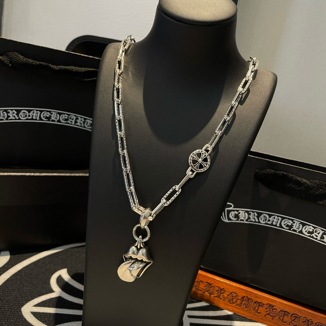 新款【专柜品质】Chrome Hearts克罗心 经典复古项链 个性舌头吊坠，凹凸造型不同的花纹设计风格