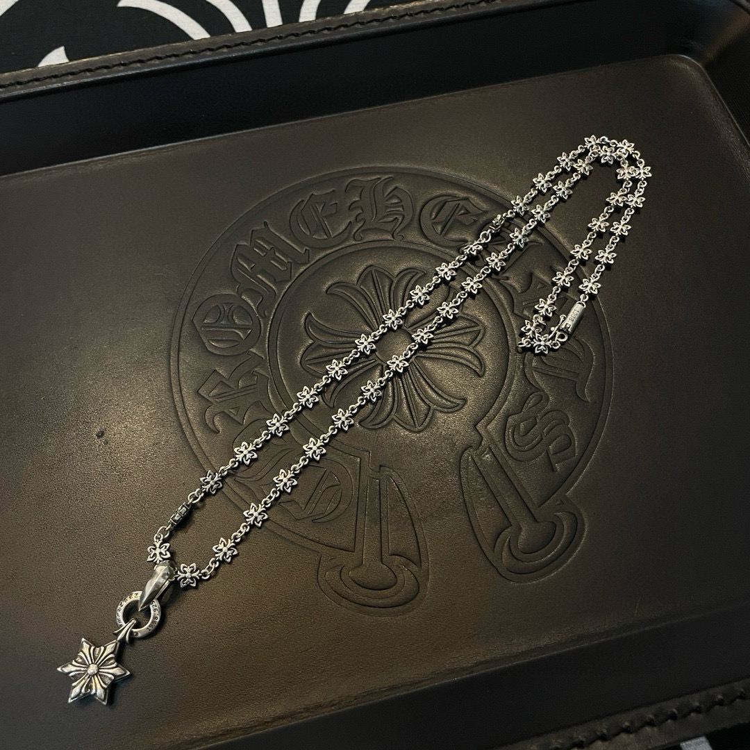  新款【专柜品质】Chrome Hearts克罗心 经典复古十字花项链 六芒星吊坠 凹凸造型不同的花纹设