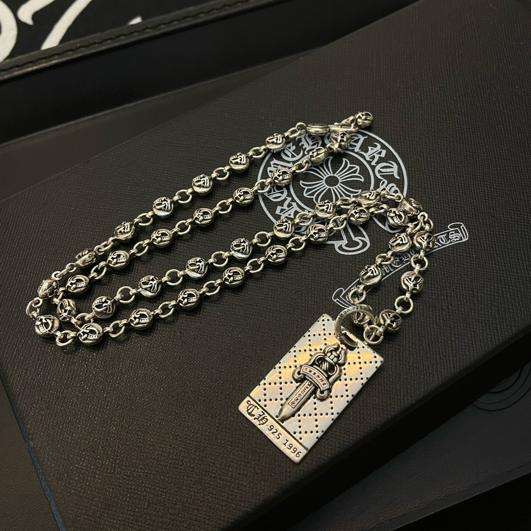   新款【专柜品质】Chrome Hearts克罗心 经典复古多元素项链 宝剑吊坠 凹凸造型不同的花纹设
