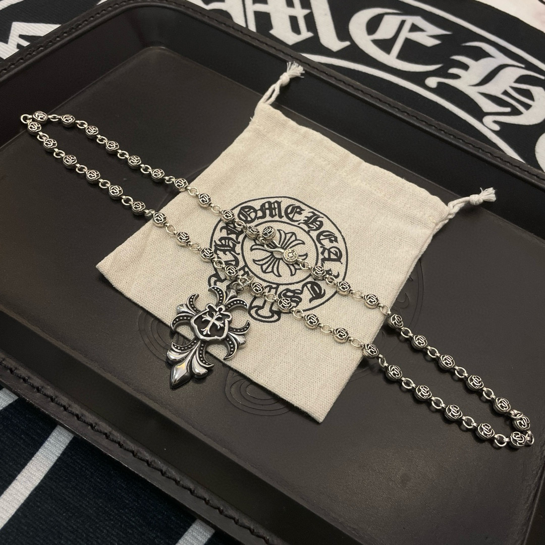  新款【专柜品质】Chrome Hearts克罗心 经典复古多元素项链 十字花吊坠 凹凸造型不同的花纹设