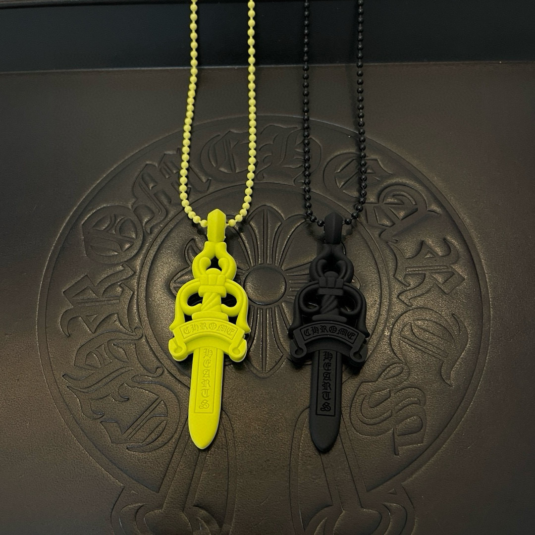   新款Chrome Hearts 克罗心宝剑树脂项链，精致专柜工艺，品质保证，颜色非常俏皮，男女同款，