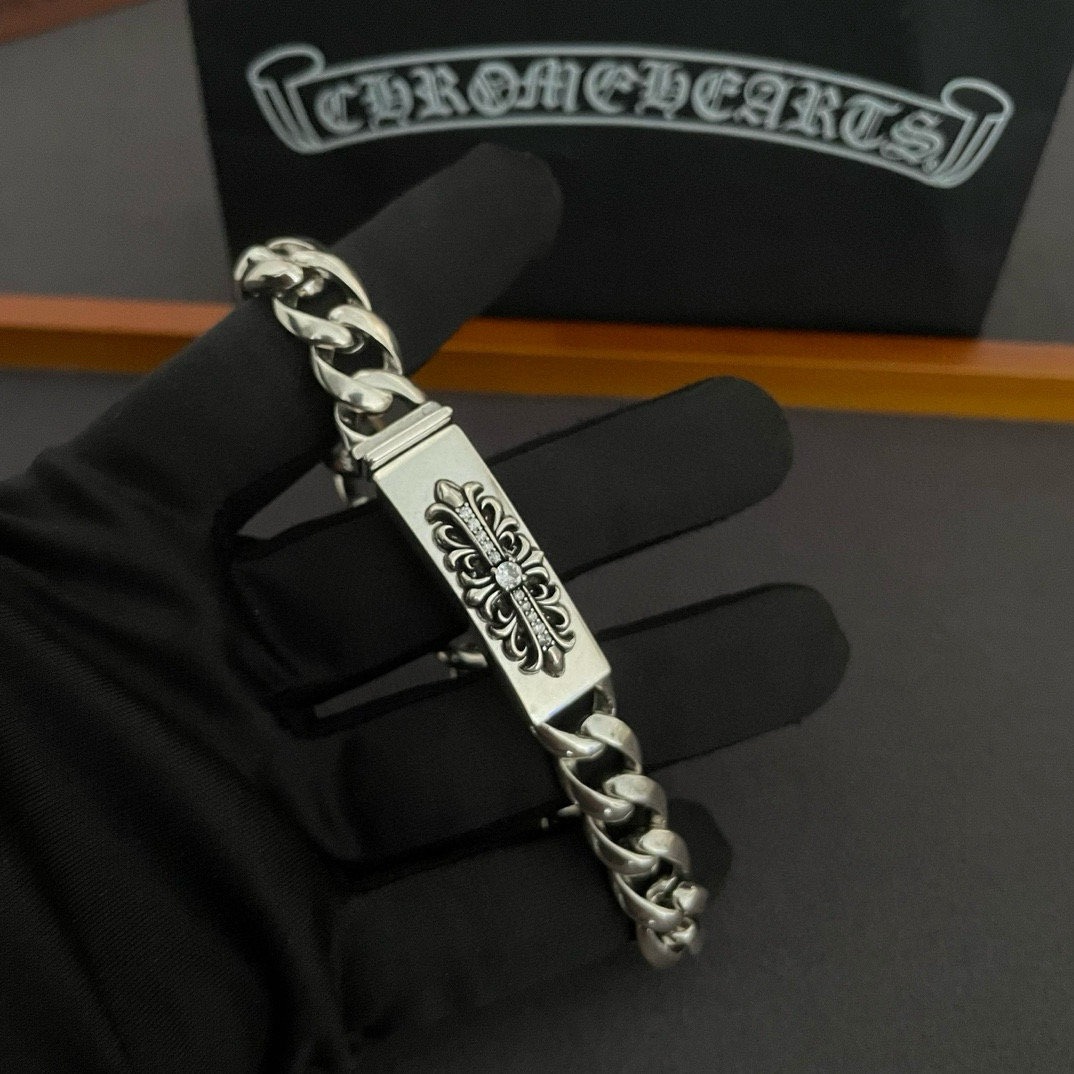  新款 【专柜精工版本】Chrome He@rts克罗心十字花光面镶钻手链 权志龙明星同款 复古做旧风格