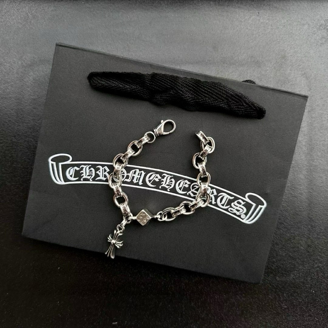   Chrome Hearts ❤️  克罗心字母骰子精致手链  进口做工工艺 精工雕刻 纯手工打造 ～