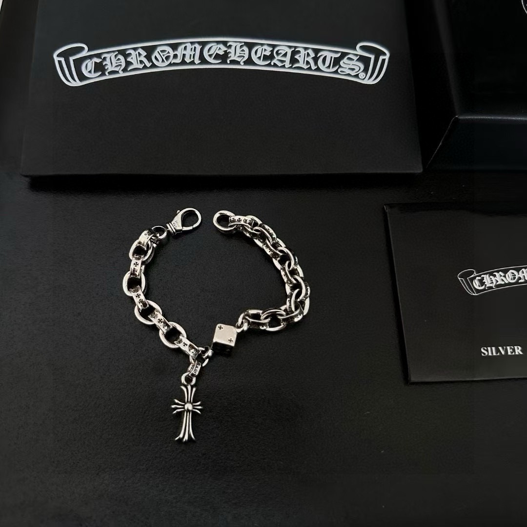   Chrome Hearts ❤️  克罗心字母骰子精致手链  进口做工工艺 精工雕刻 纯手工打造 ～