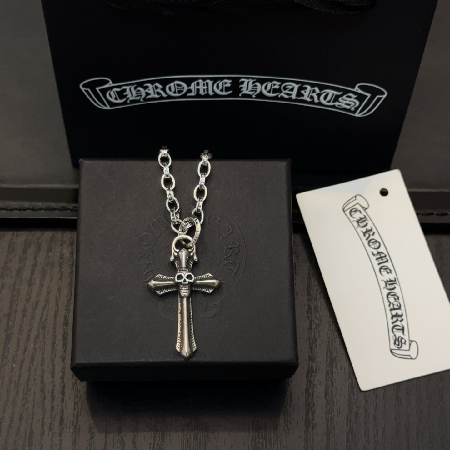  新款【专柜品质】Chrome Hearts克罗心字母项链 骷髅头十字架吊坠 凹凸造型不同的花纹设计风格