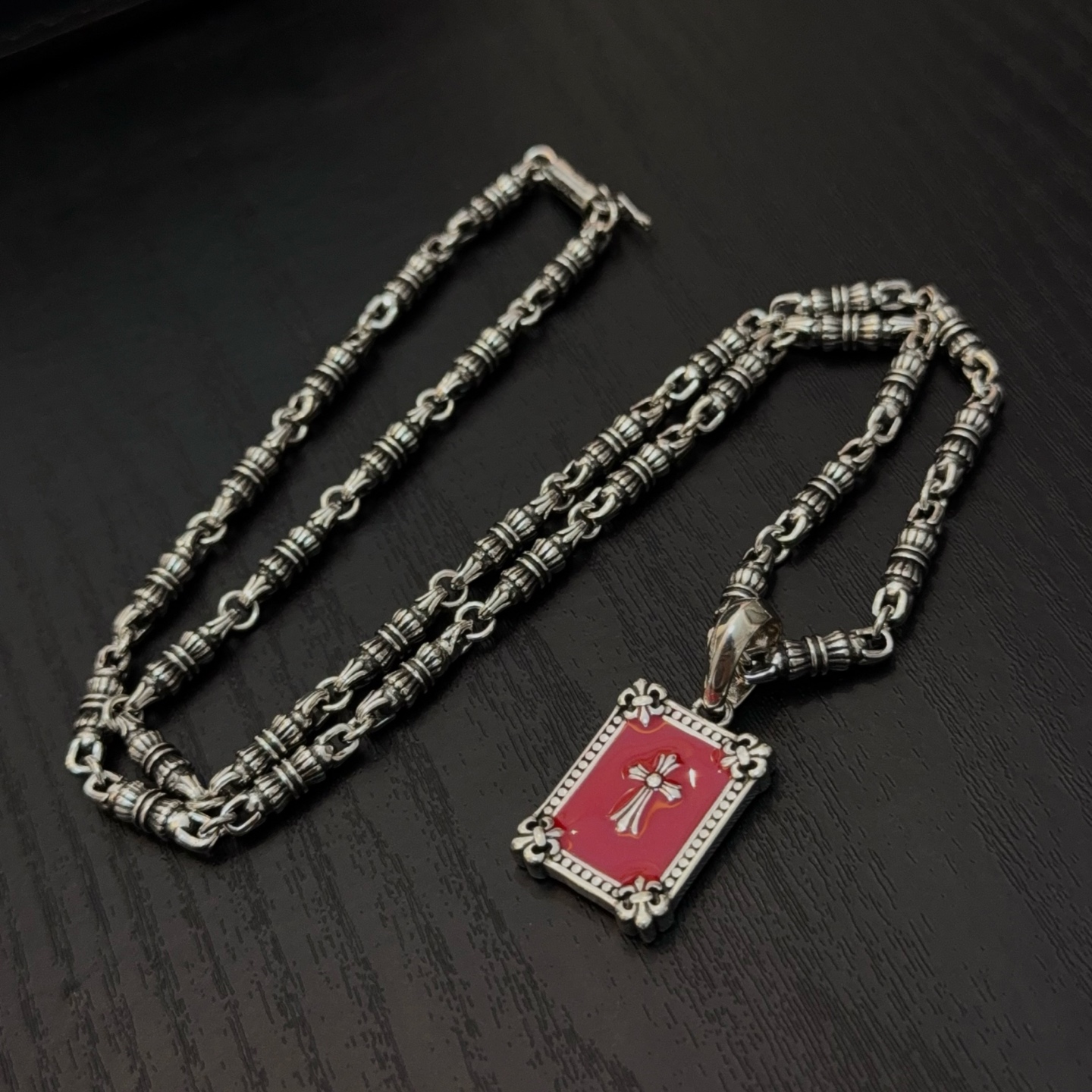  新款【专柜品质】Chrome Hearts克罗心经典复古十字花球项链 方牌十字架吊坠 凹凸造型不同的花