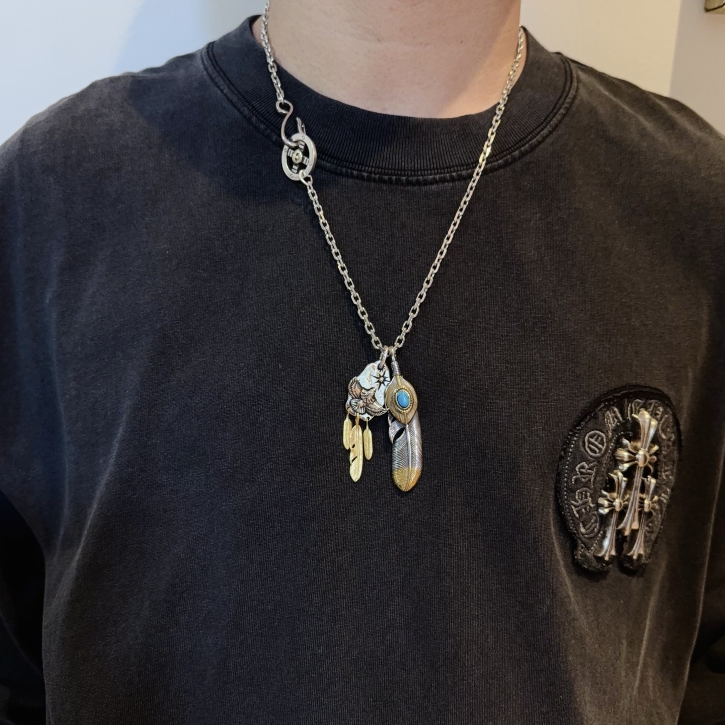 NO:382743,Comment [New Products on Shelves] Goro Takahashi Goro Retro Feather Necklace Top Version, Accepted Exclusive Shooting, Focus on the High-end Market, Absolutely Different from the Ordinary Version!  The details of the picture product are consistent with ZP!  Original production process, precision quality, purely handmade, authentic model opening, fashion essentials, both men and women can wear, same couple style, rock punk silver style, retro elements, trendy and versatile, same style on the official website, fine jewelry, necklace19860909批【新品上架】Goro’s高桥吾郎复古羽毛项链 顶级版本 认准独家拍摄 主攻高端市场 绝对区别普通版本！图片产品细节与ZP一致！原版制作工艺 精工品质 纯手工打造 ～正品开模潮流时尚必备 男女均可佩戴 情侣款同款 摇滚朋克泰银风格 复古元素 潮流百搭 官网同款,饰品精品,necklace,Jewelry