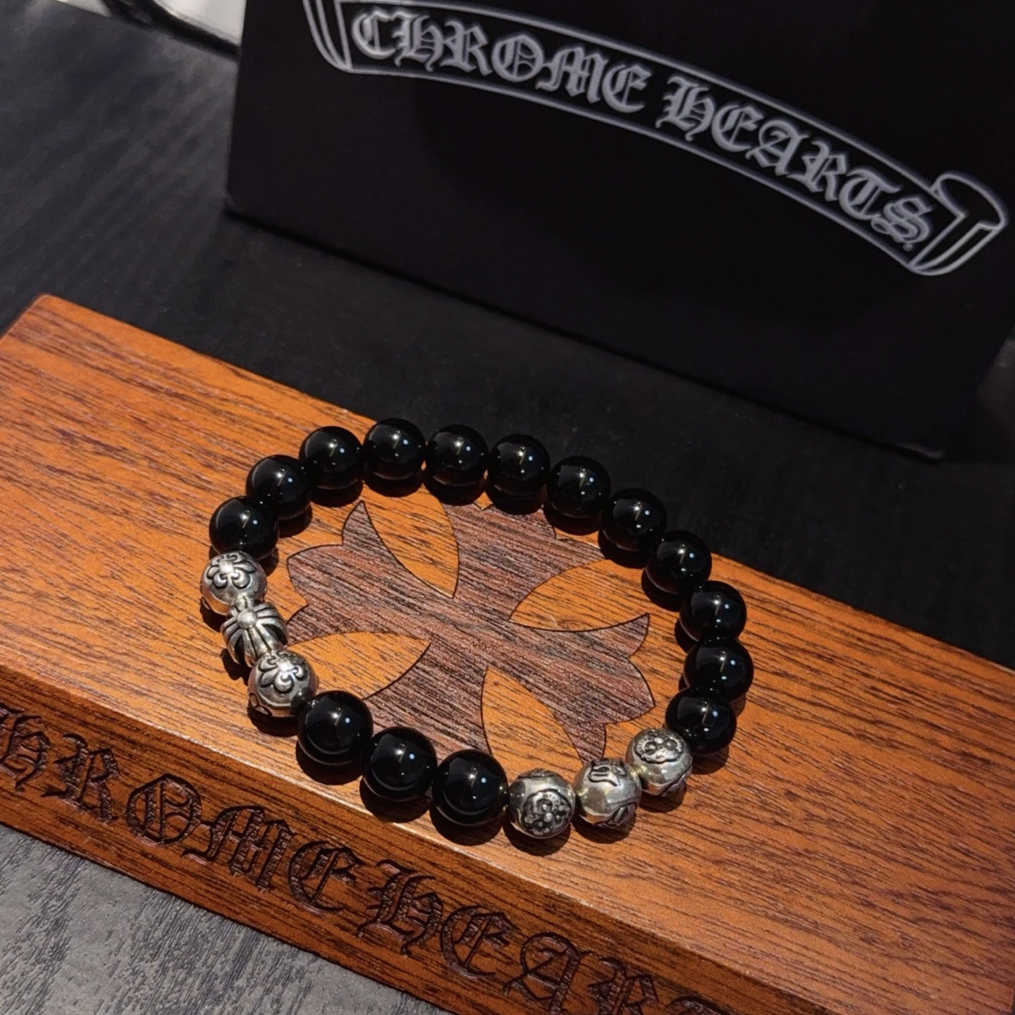  新款【专柜品质】Chrome Hearts克罗心 经典复古多元素手串手链 ，凹凸造型不同的花纹设计风格