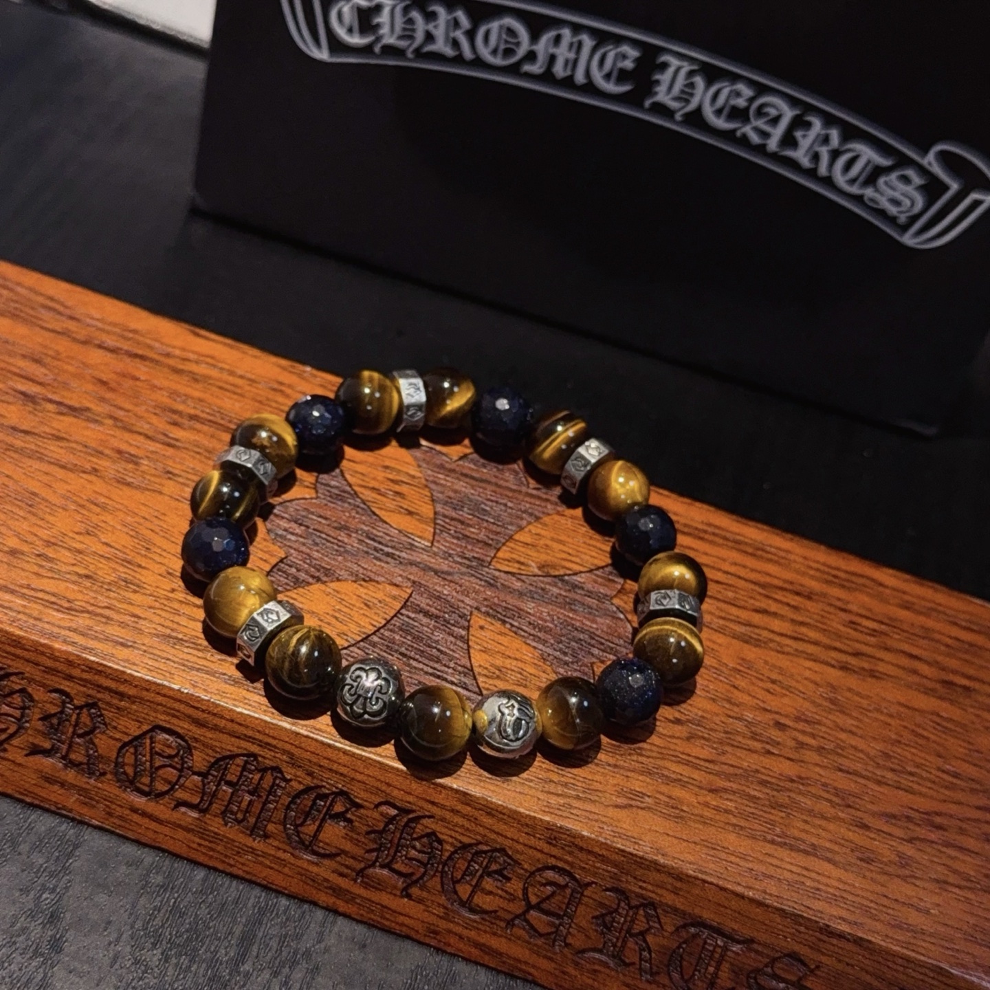  新款【专柜品质】Chrome Hearts克罗心 经典复古多元素手串手链 ，凹凸造型不同的花纹设计风格