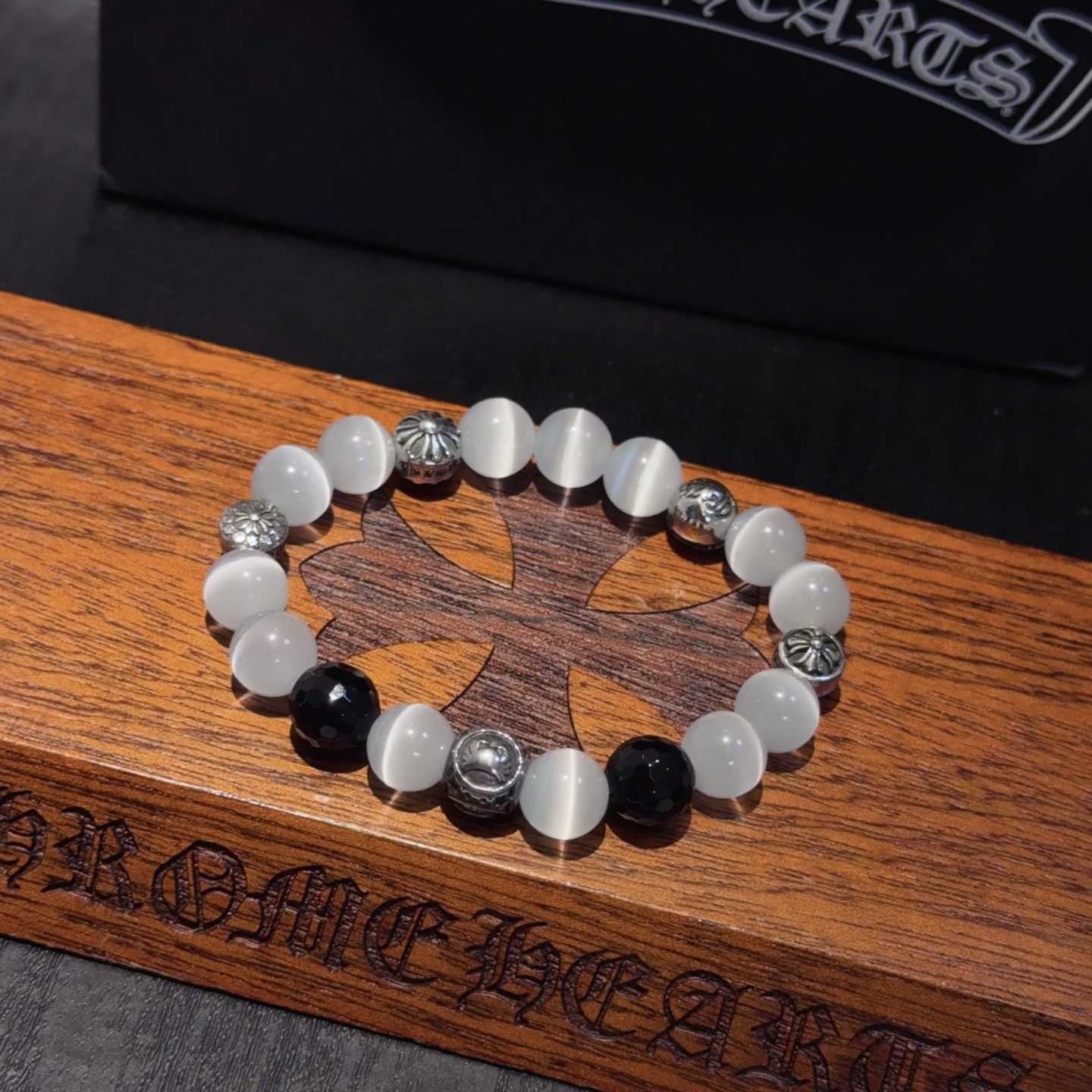  新款【专柜品质】Chrome Hearts克罗心 经典复古多元素手串手链 ，凹凸造型不同的花纹设计风格