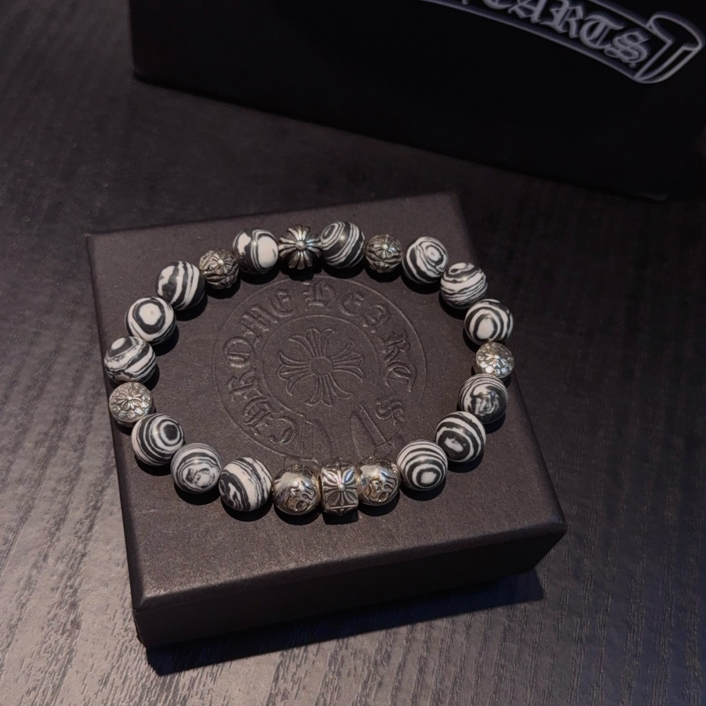  新款【专柜品质】Chrome Hearts克罗心 经典复古多元素手串手链 ，凹凸造型不同的花纹设计风格