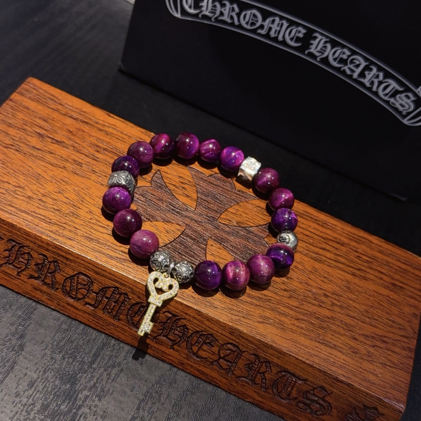  新款【专柜品质】Chrome Hearts克罗心 经典复古多元素手串手链 ，凹凸造型不同的花纹设计风格