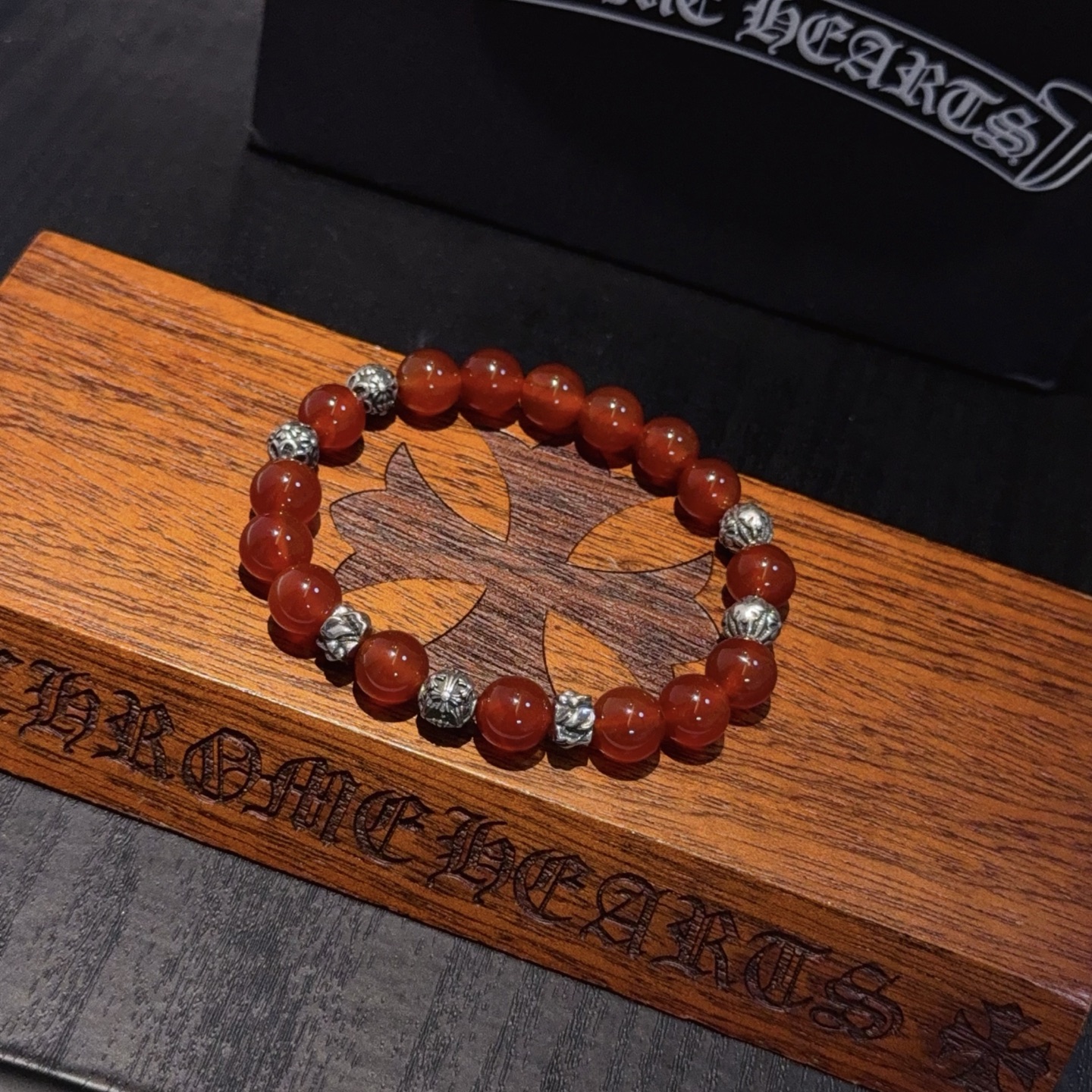  新款【专柜品质】Chrome Hearts克罗心 经典复古多元素手串手链 ，凹凸造型不同的花纹设计风格