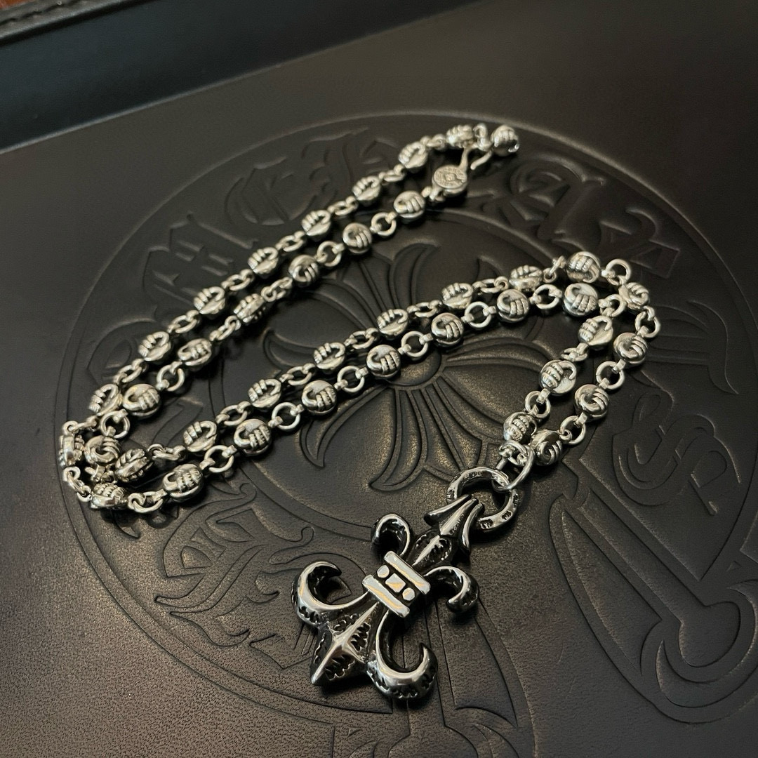  新款【专柜品质】Chrome Hearts克罗心 经典复古项链 童军花吊坠 凹凸造型不同的花纹设计风格