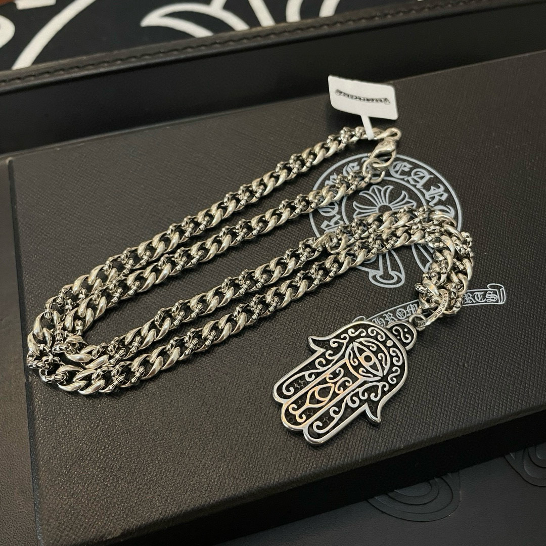新款【专柜品质】Chrome Hearts克罗心 经典复古项链 个性吊坠 凹凸造型不同的花纹设计风格 呈