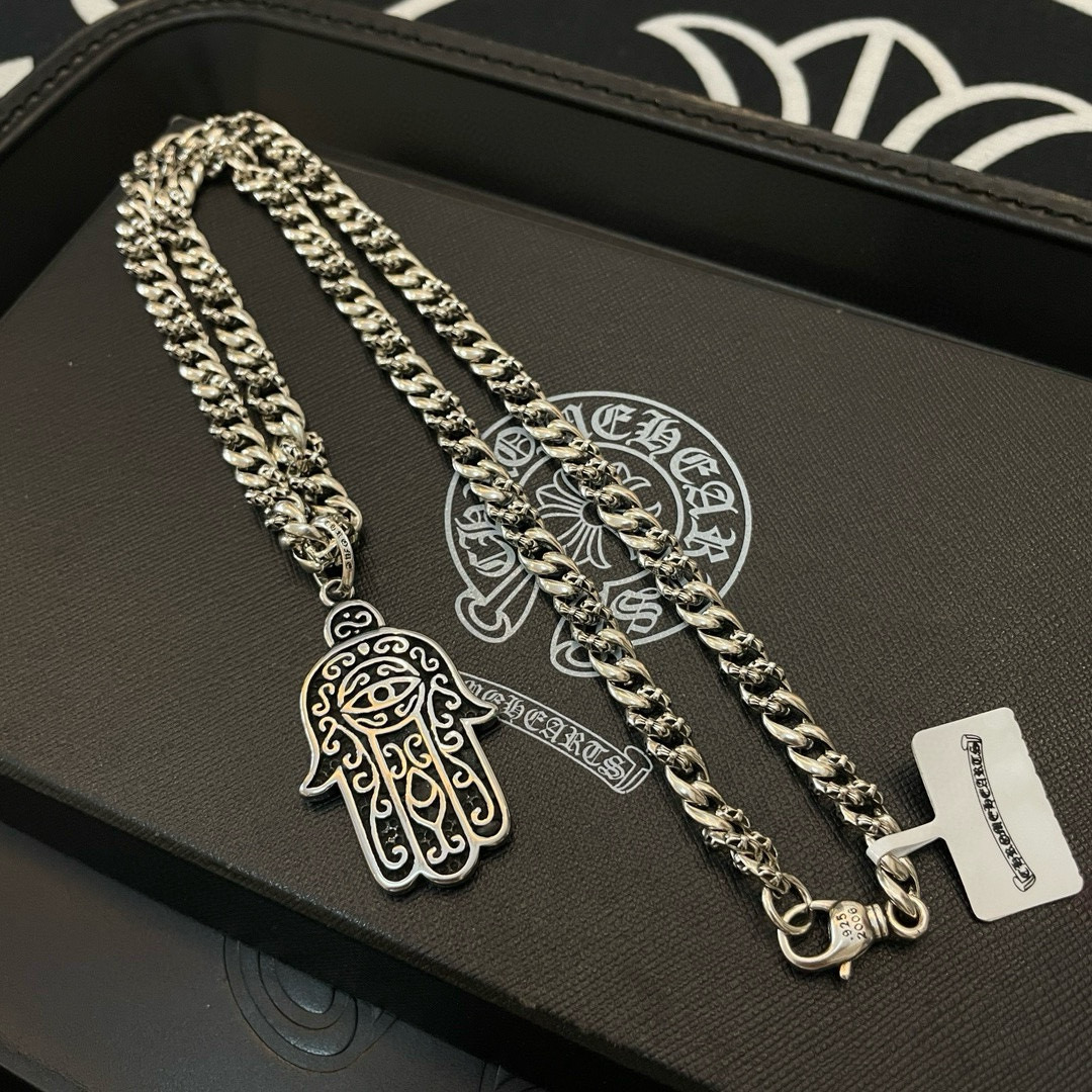 新款【专柜品质】Chrome Hearts克罗心 经典复古项链 个性吊坠 凹凸造型不同的花纹设计风格 呈