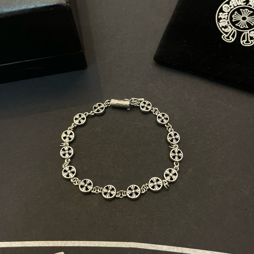  新款【专柜品质】Chrome Hearts克罗心 经典复古丁字花手链 十字花凹凸造型不同的花纹设计风格