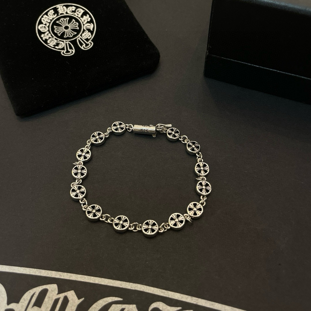  新款【专柜品质】Chrome Hearts克罗心 经典复古丁字花手链 十字花凹凸造型不同的花纹设计风格