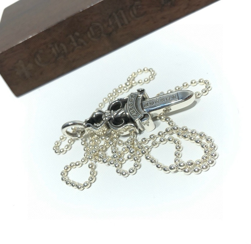 【专柜品质】克罗心Chrome hearts 双面宝剑

版型重量氧化程度完全一致专柜🆕 市面最顶级的版