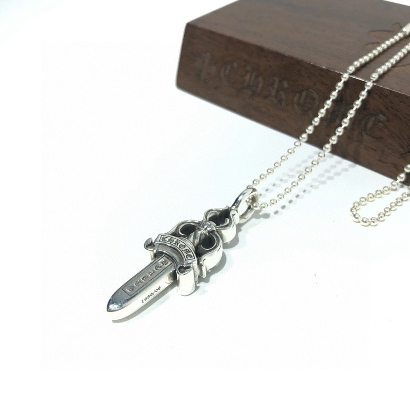 【专柜品质】克罗心Chrome hearts 双面宝剑

版型重量氧化程度完全一致专柜🆕 市面最顶级的版