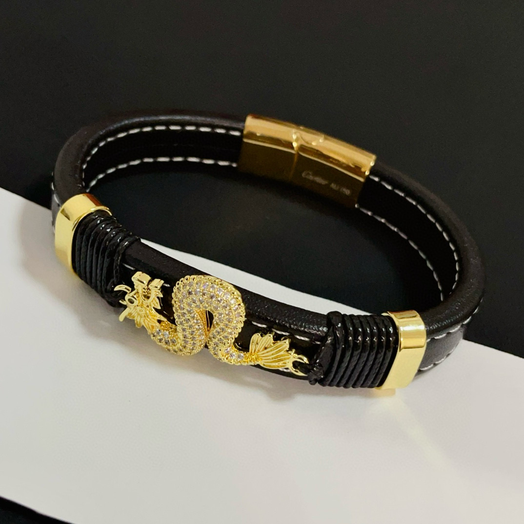  卡地亚金龙镶钻皮绳手镯 明星网红同歀 抖音小红书爆款 高端定制版本 镶嵌钻工艺 V金材质 经典而时尚风