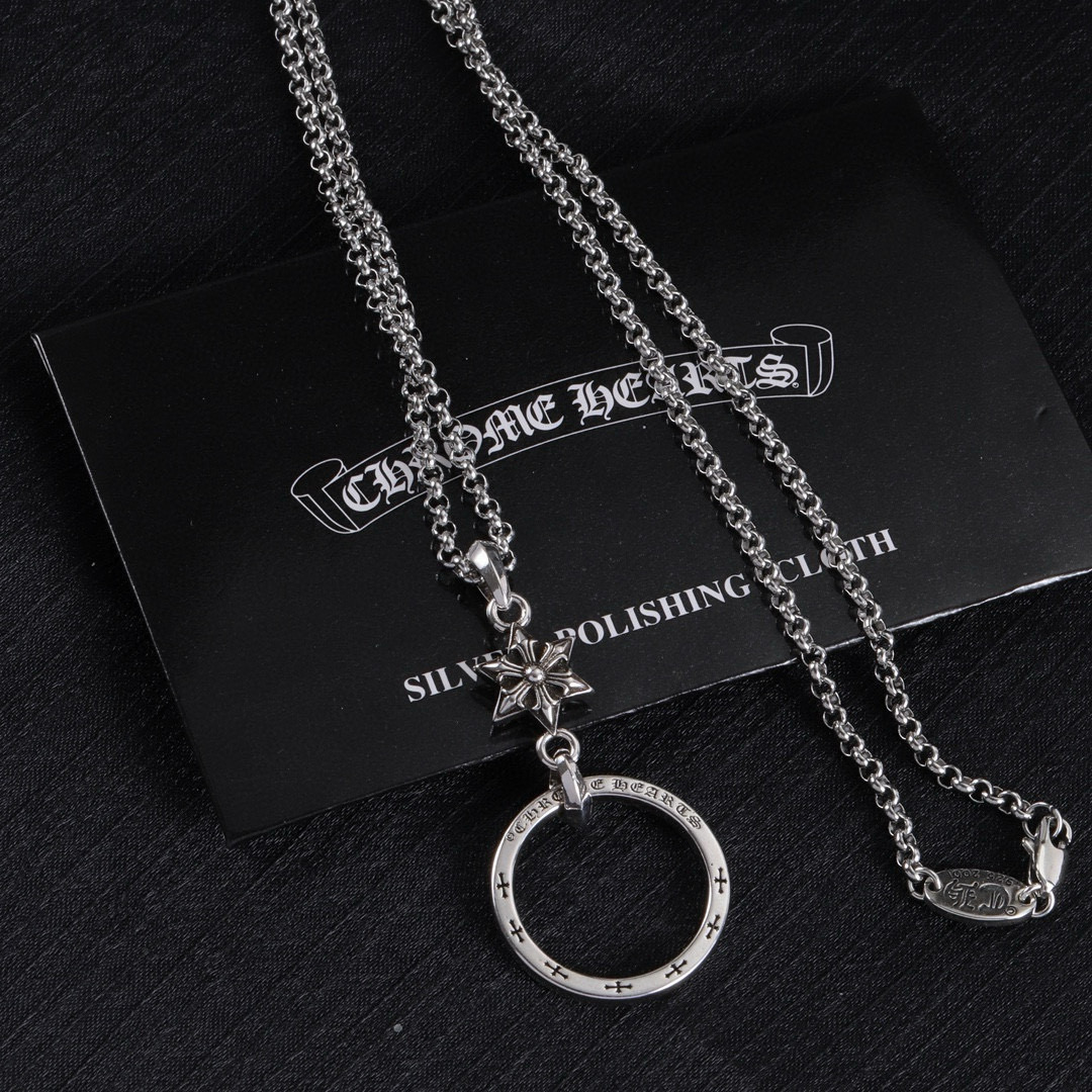  Chrome Hearts
克罗心项链