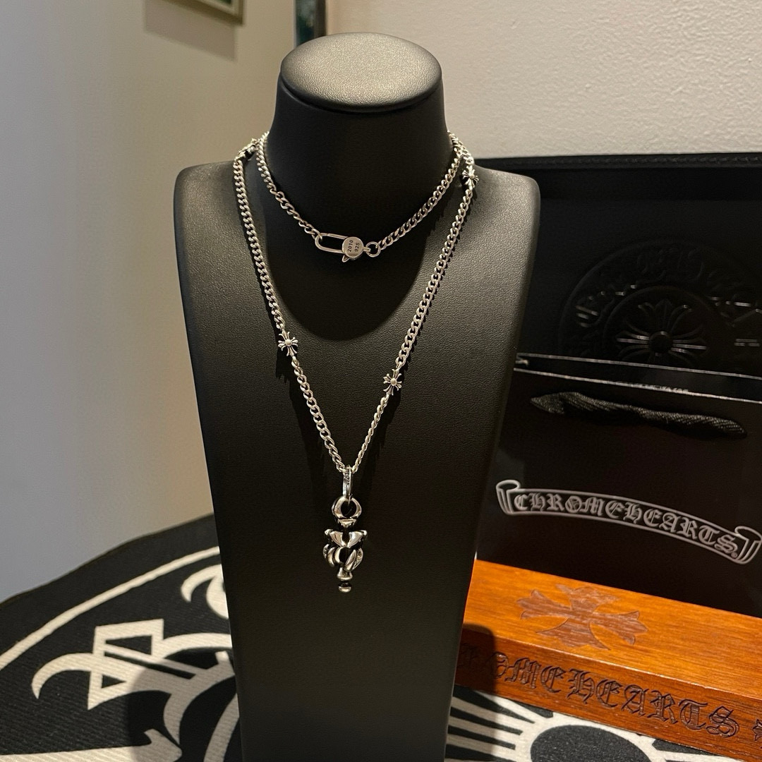 批  新款【专柜品质】Chrome Hearts克罗心 经典复古十字花项链 大舌头吊坠 凹凸造型不同的花