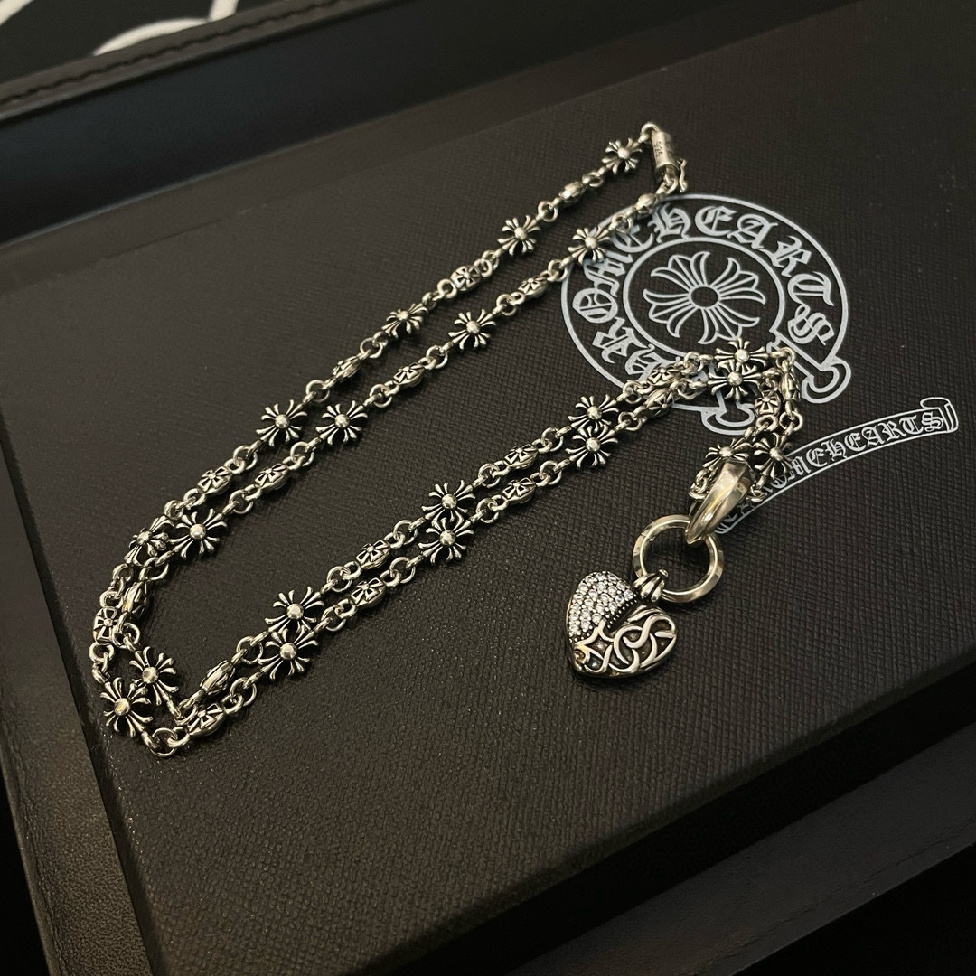 批 新款【专柜品质】Chrome Hearts克罗心项链 ，藤花爱心吊坠，凹凸造型不同的花纹设计风格 呈