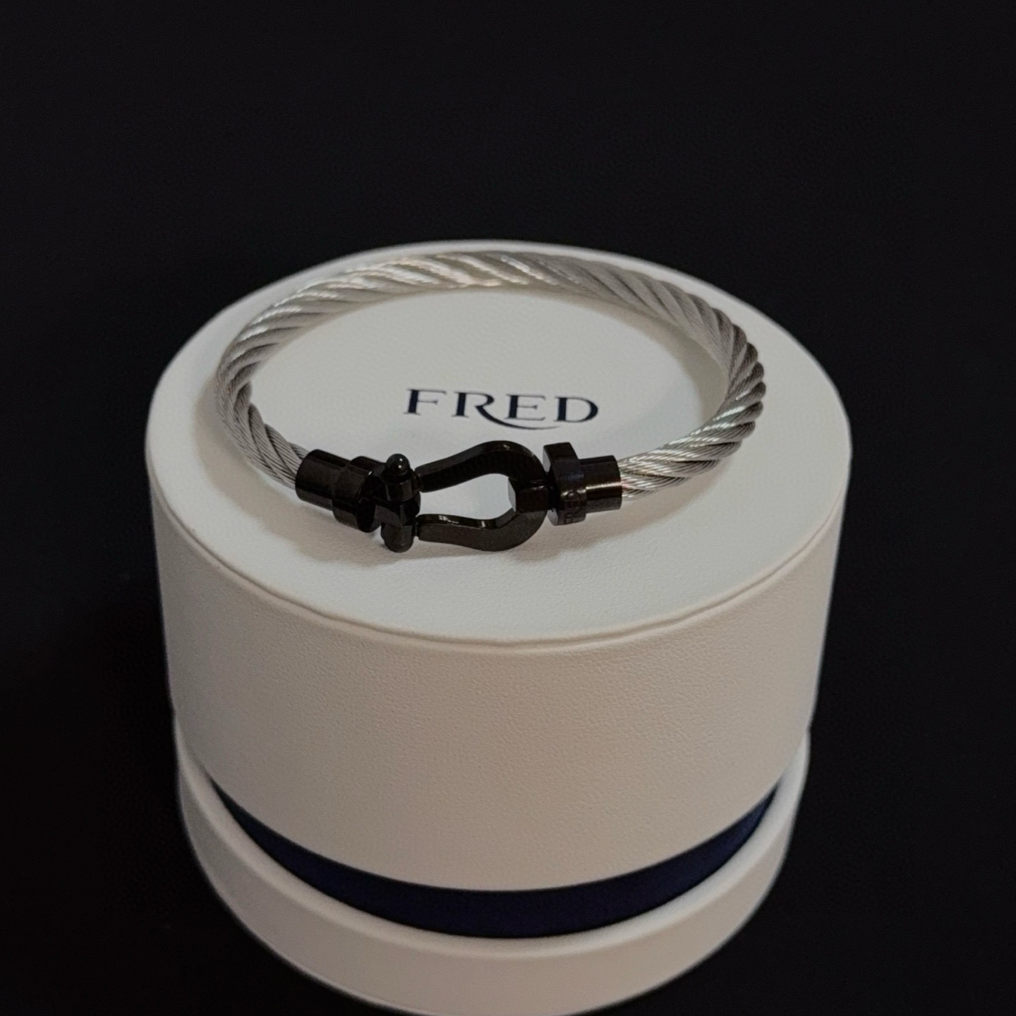 NO:387250,Popular Feredman Diamond Horseshoe Buckle Bracelet, classic and versatile, Internet celebrity expert, a must-have item for fashion, fashionable and exquisite, 11 pairs of customized versions, thickened electroplating 18k process, very versatile!  !  , jewelry quality, bracelet19860909火爆 费雷德满钻马蹄扣手镯手绳,经典百搭,网红达人 时尚一族备必单品,时尚精致,11对版定制,加厚电镀18k工艺,上手效果非常百搭！！,饰品精品,bracelet,Jewelry