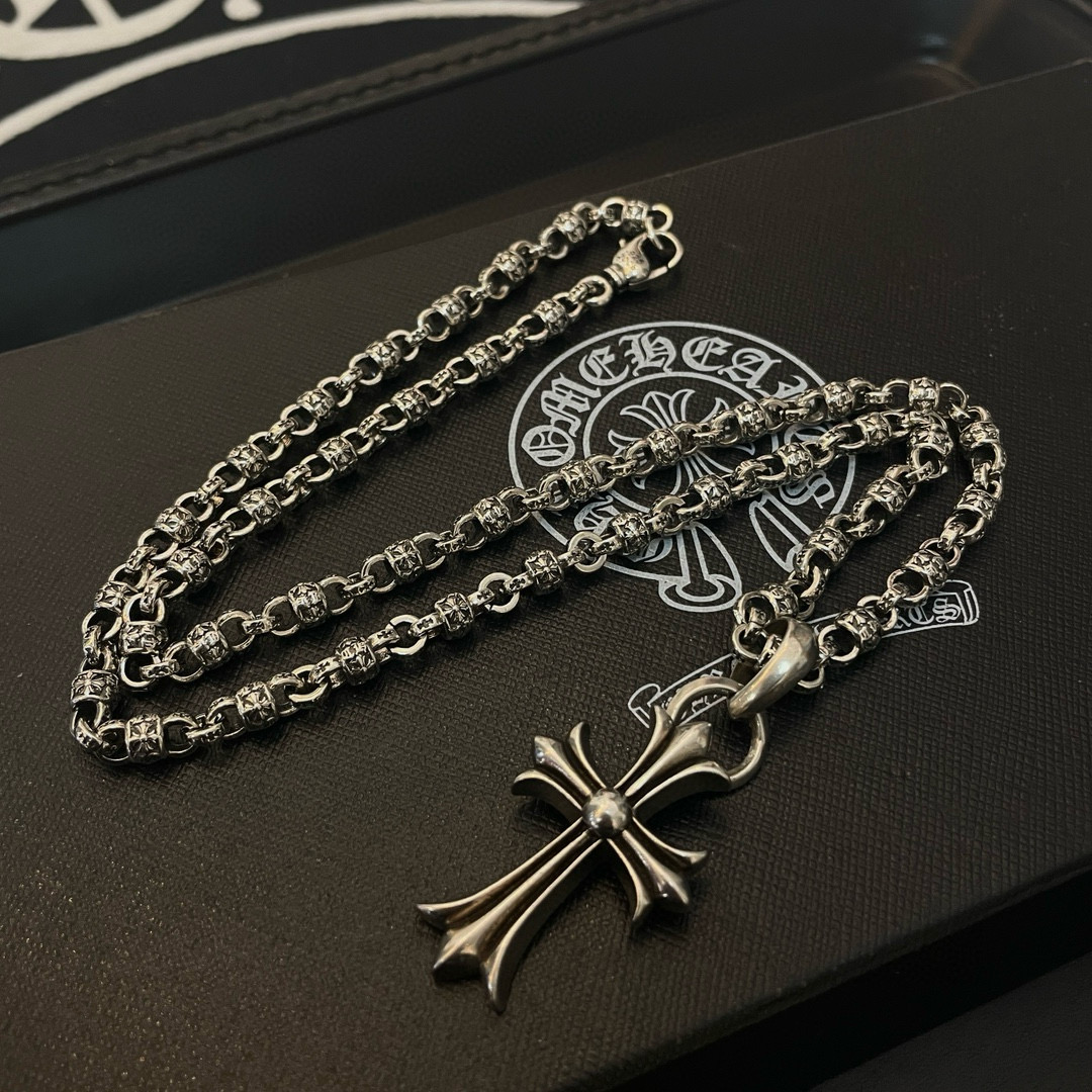  新款【专柜品质】Chrome Hearts克罗心十字花球项链 ，十字架吊坠，凹凸造型不同的花纹设计风格