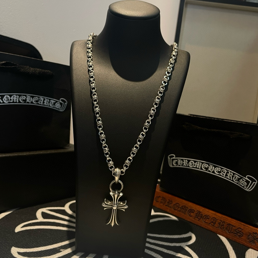  新款【专柜品质】Chrome Hearts克罗心十字花球项链 ，十字架吊坠，凹凸造型不同的花纹设计风格