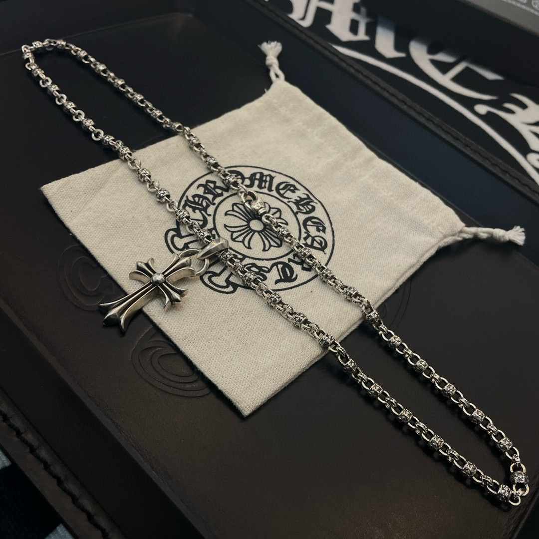  新款【专柜品质】Chrome Hearts克罗心十字花球项链 ，十字架吊坠，凹凸造型不同的花纹设计风格