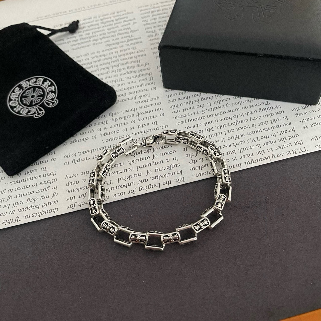 批 【专柜品质】Chrome Hearts克罗心 经典复古十字架竹节手链 凹凸造型不同的花纹设计风格 呈