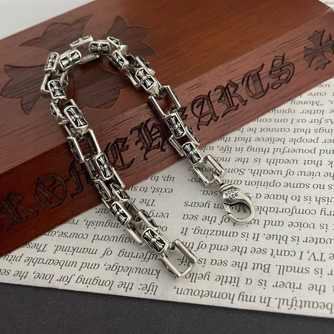批 【专柜品质】Chrome Hearts克罗心 经典复古十字架竹节手链 凹凸造型不同的花纹设计风格 呈