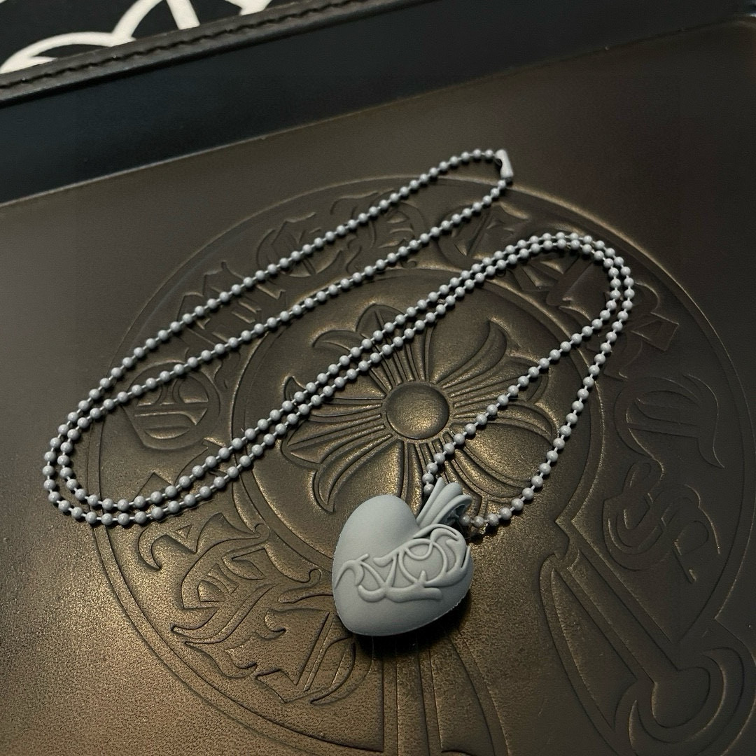  新款Chrome Hearts 克罗心蔓滕心型树脂项链，精致专柜工艺，品质保证，颜色非常俏皮，男女同款