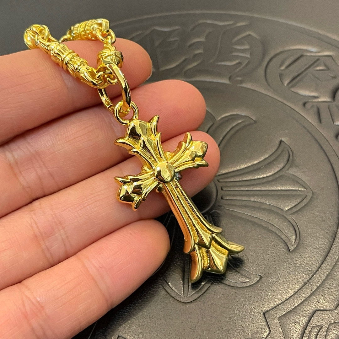  新款【专柜品质】Chrome Hearts克罗心 经典黄金色十字花球项链 十字架吊坠，凹凸造型不同的花
