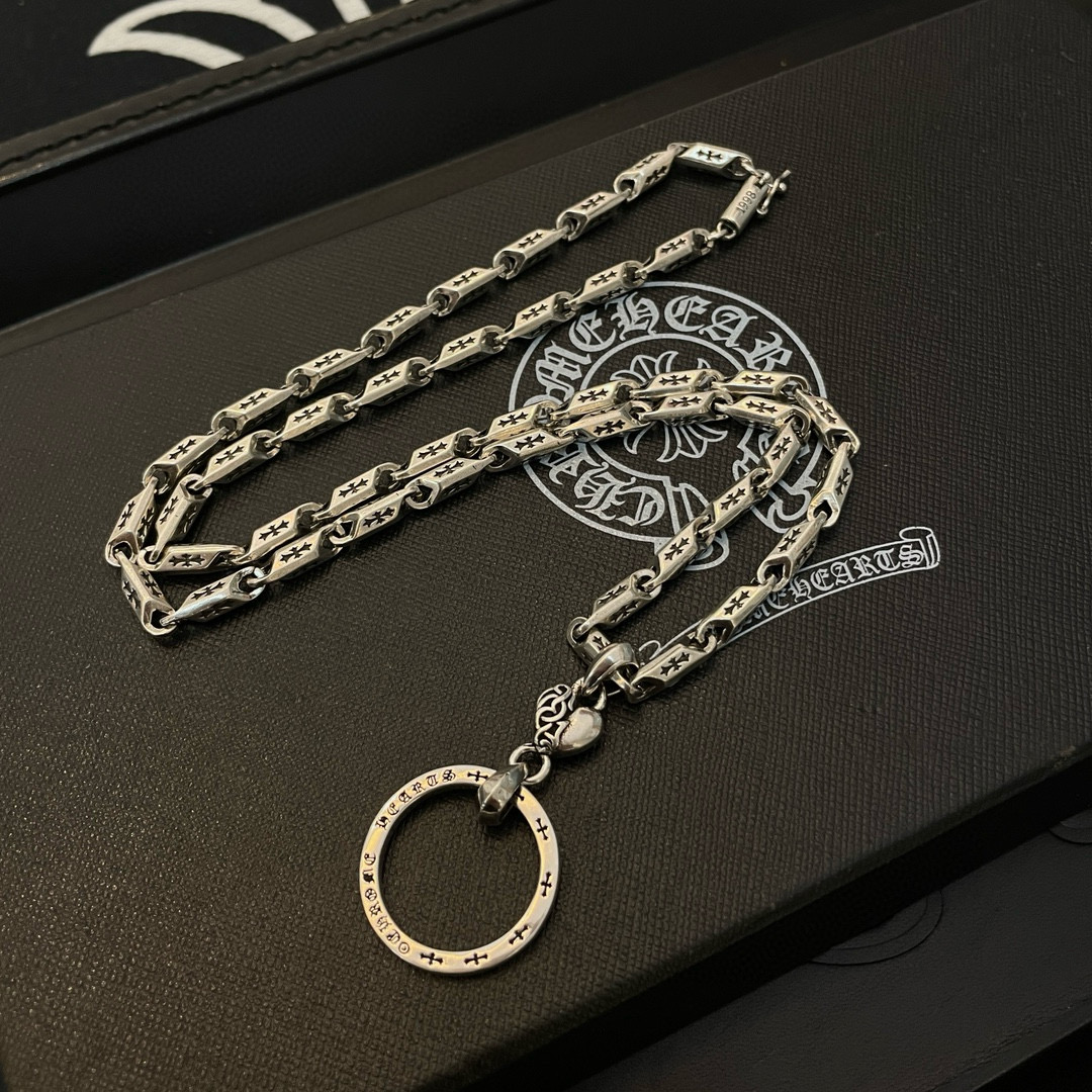  新款【专柜品质】Chrome Hearts克罗心 经典复古十字架项链 藤蔓爱心圆环吊坠 凹凸造型不同的