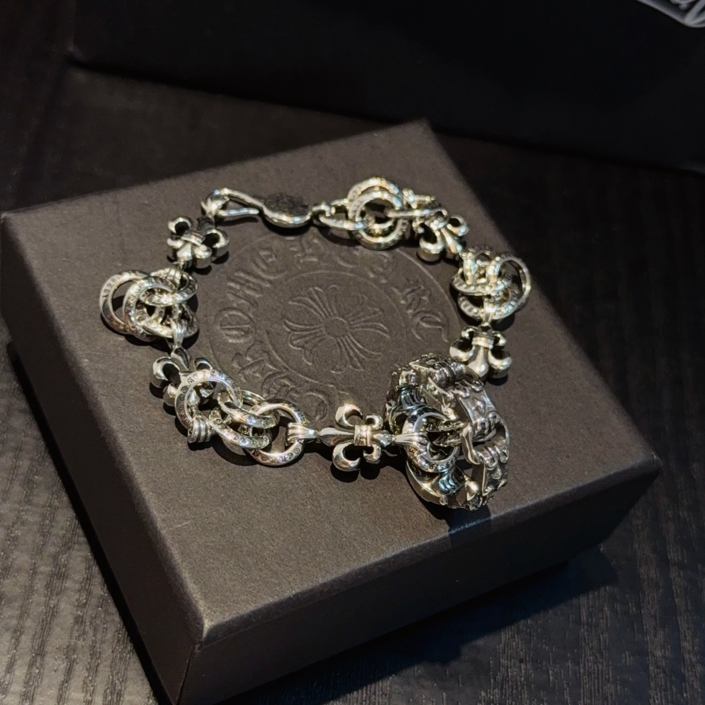  新款【专柜品质】Chrome Hearts克罗心经典手链 ，快手/ins/小红书热门，凹凸造型不同的花