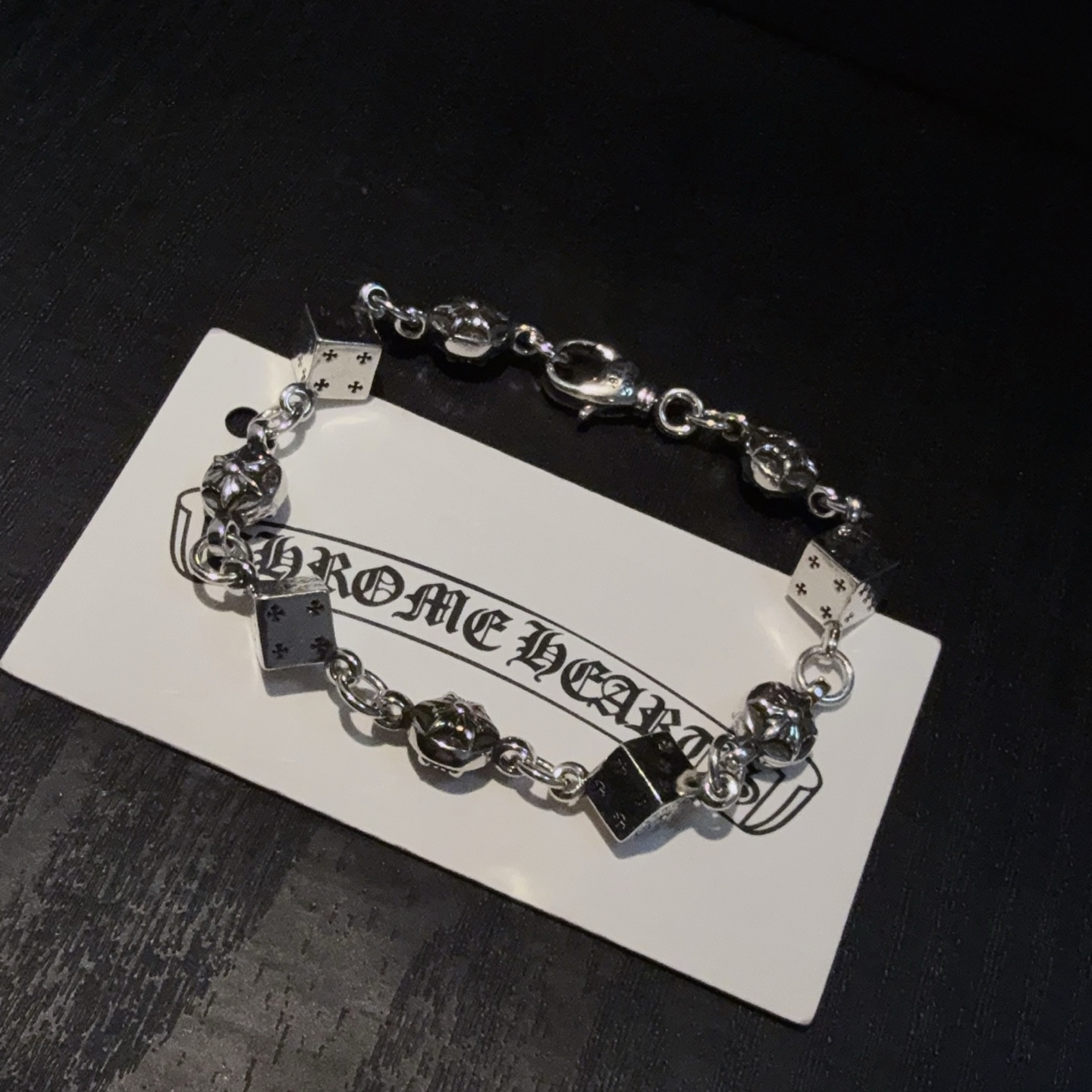  新款【专柜品质】Chrome Hearts克罗心经典骰子手链 ，凹凸造型不同的花纹设计风格呈现出与众不