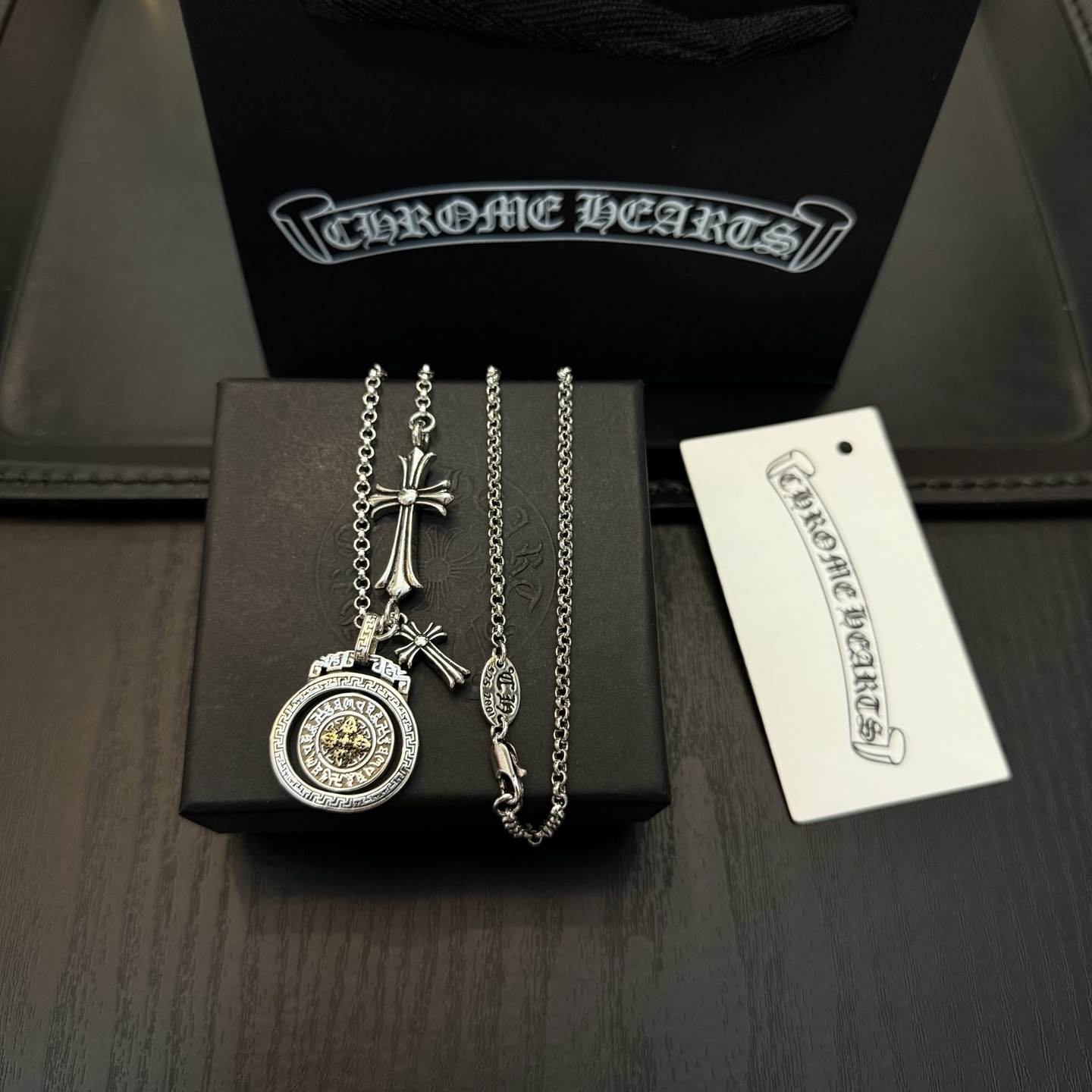 新款【专柜品质】Chrome Hearts克罗心十字架项链 凹凸造型不同的花纹设计风格呈现出与众不同 十