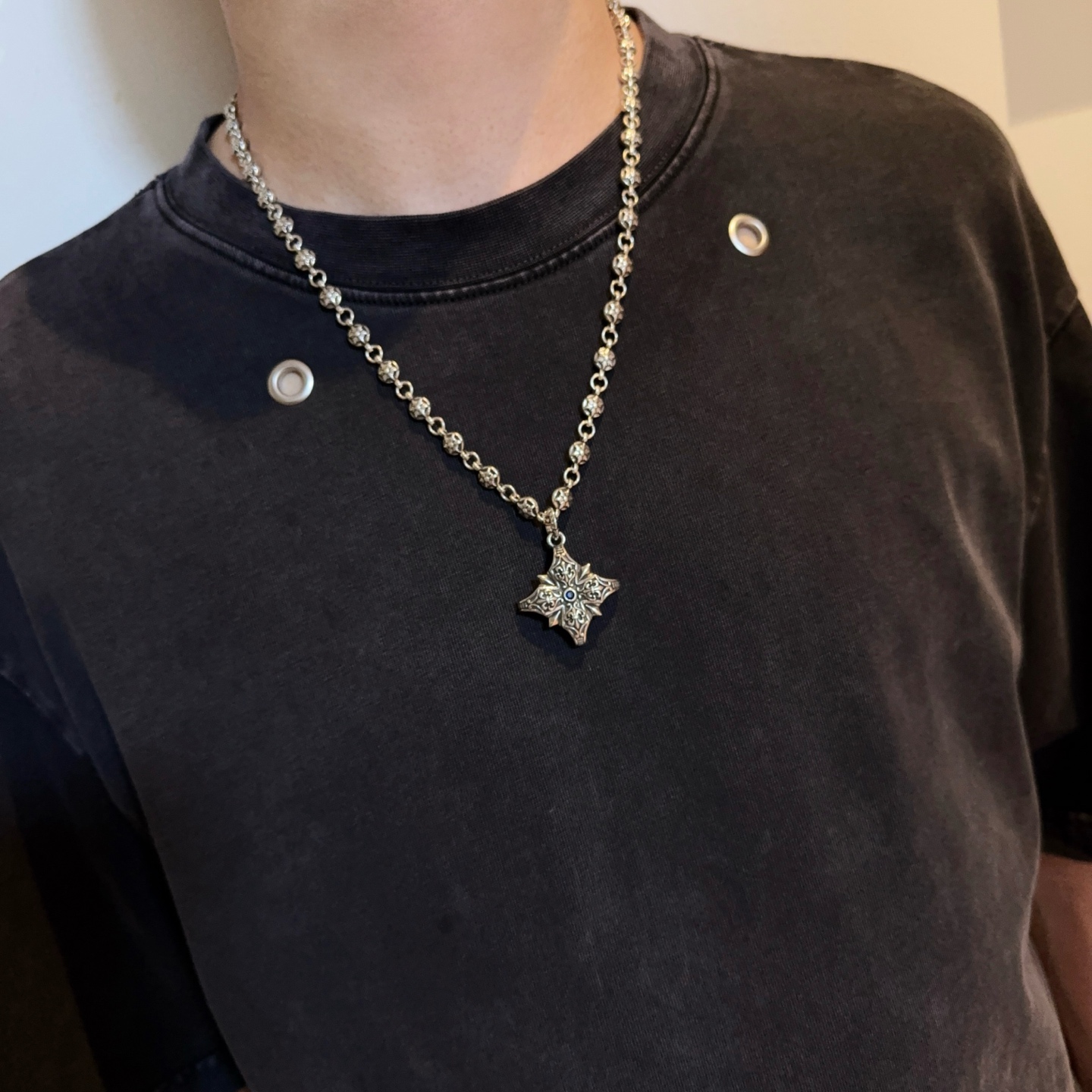新款【专柜品质】Chrome Hearts克罗心六星芒项链 十字架吊坠 凹凸造型不同的花纹设计风格呈现出