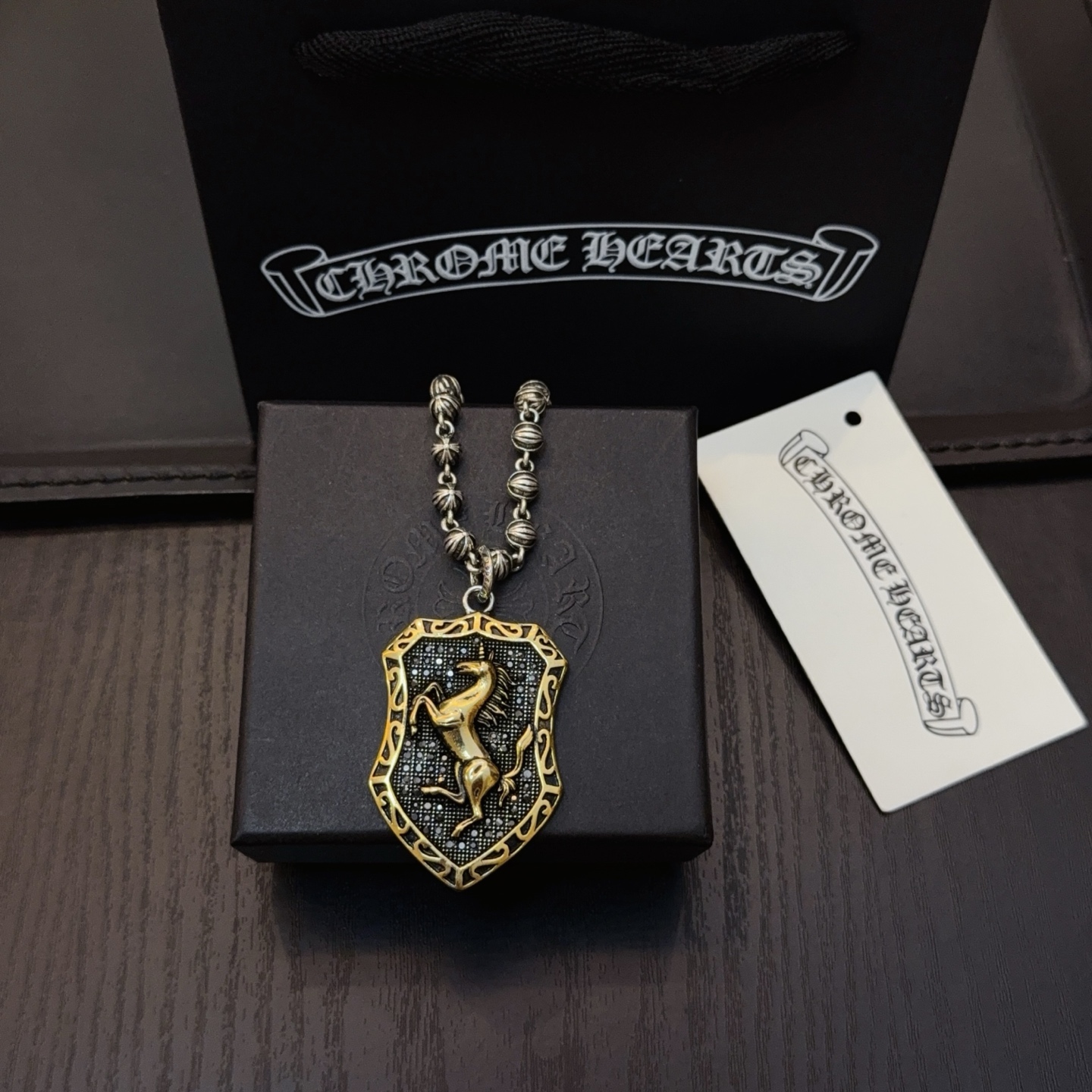 新款【专柜品质】Chrome Hearts克罗心十字花球项链 盾牌吊坠 凹凸造型不同的花纹设计风格呈现出
