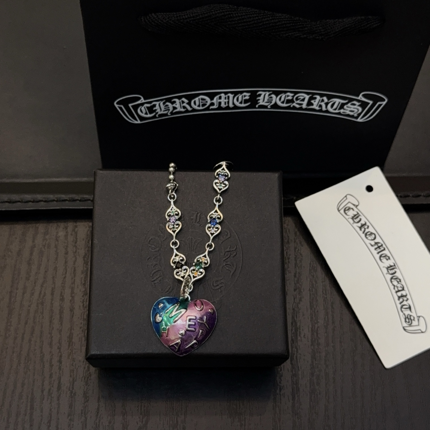 新款【专柜品质】Chrome Hearts克罗心十字花项链 爱心吊坠 凹凸造型不同的花纹设计风格呈现出与