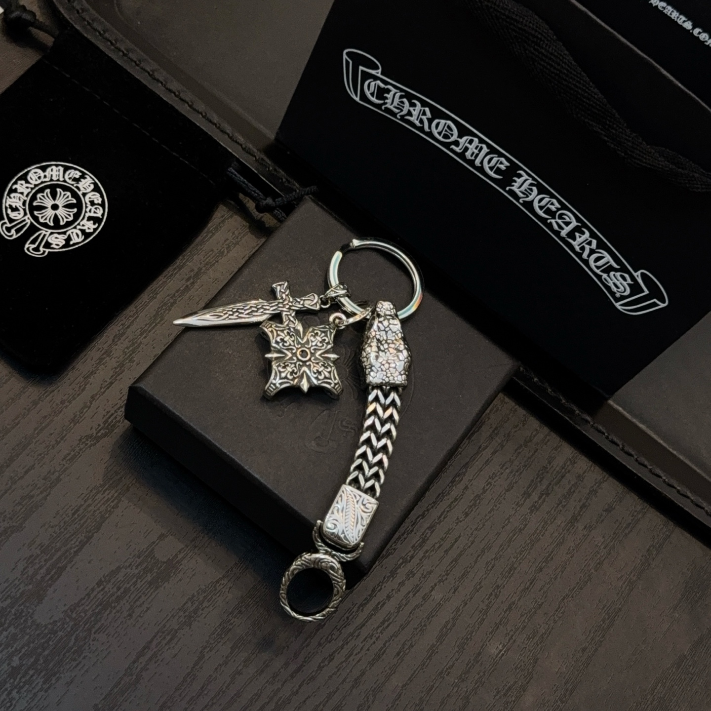 Chrome Hearts ❤️ 克罗心火焰十字架钥匙扣 大龙虾扣 雕刻工艺 精工品质 纯手工打造 ～正